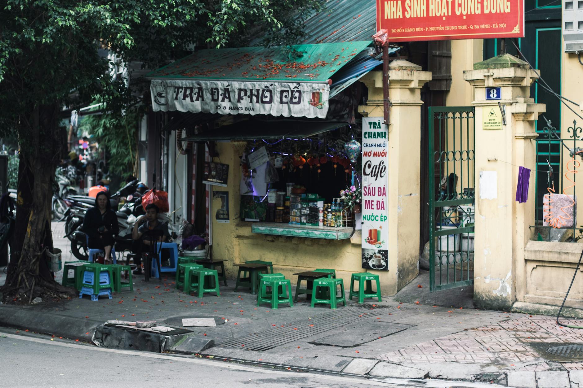 Hanoi Coffee Culture: Complete Guide to Vietnamese Coffee (2026) 3 Traditional cafe culture in Hanoi with small stools and tables